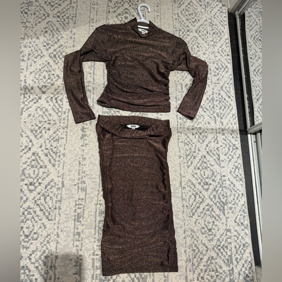 NWOT BB DAKOTA by STEVE MADDEN 2 Piece Metallic Blouse & Rouched Skirt,Rose Gold - Picture 8 of 11